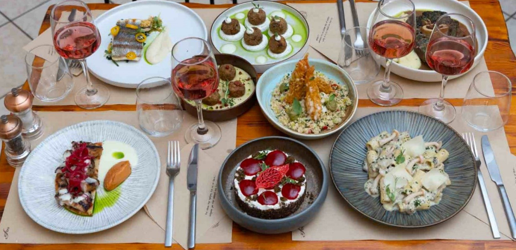 Εστιατόριο “Η Βουκιά - Γεύσεις που μοιράζονται” στην Ίωνος Δραγούμη