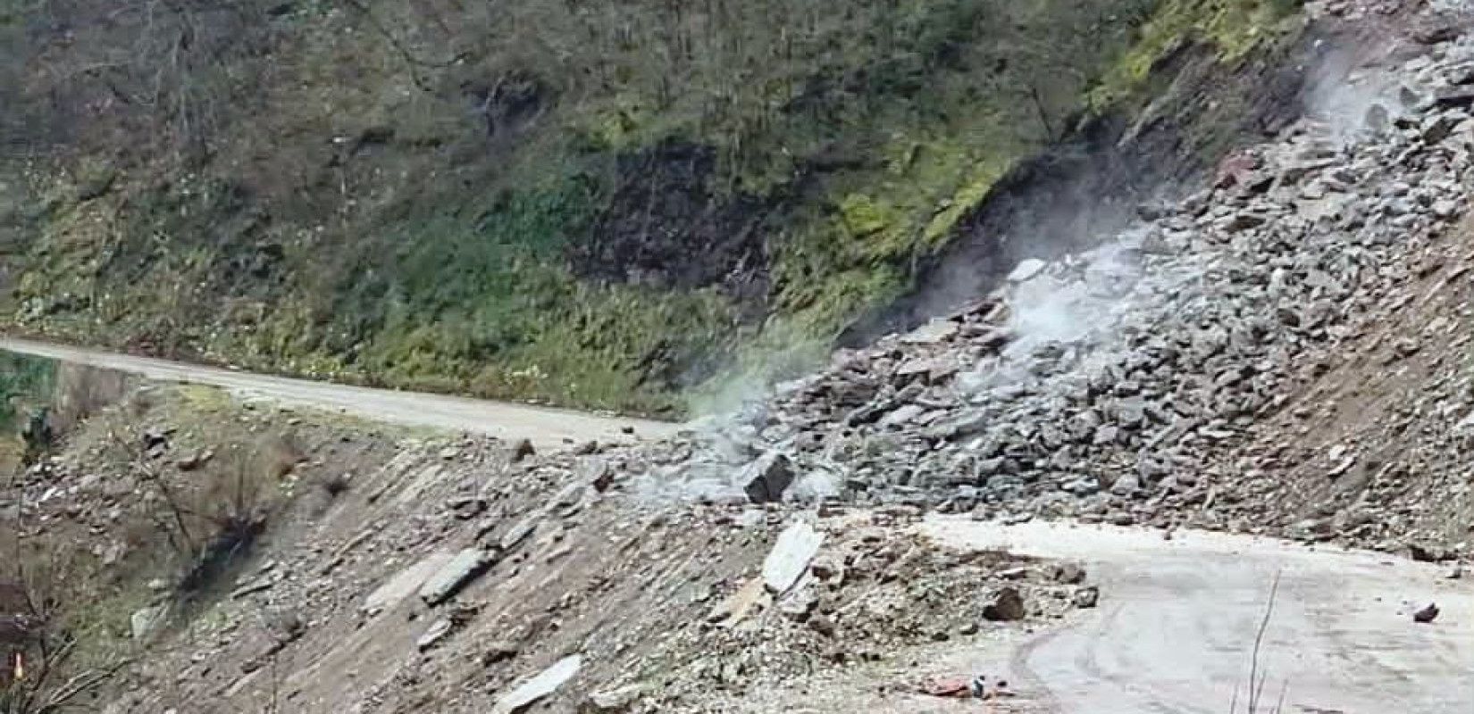 Καρδίτσα: Μεγάλη κατολίσθηση στη θέση «Σκάλα» – Διακοπή κυκλοφορίας προς το Ανθηρό