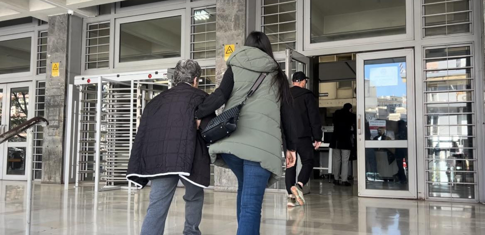 Θρίλερ στα Κουφάλια: Συνελήφθη ξανά η 77χρονη σύζυγος για τη δολοφονία του 82χρονου