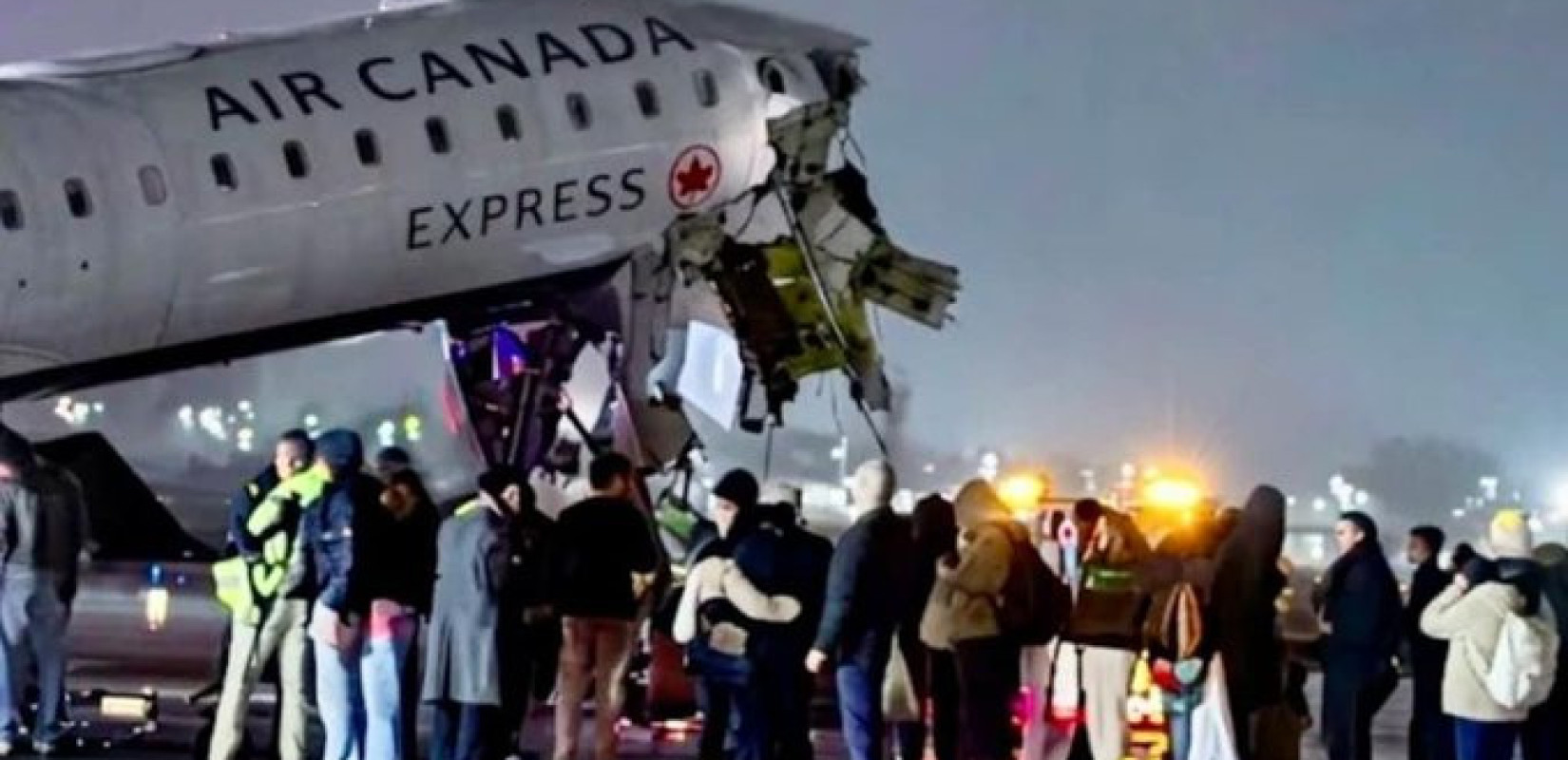 ΗΠΑ: Νεκροί κυβερνήτης και συγκυβερνήτης του αεροσκάφους της Air Canada Express που συγκρούσθηκε με όχημα εδάφους (βίντεο)