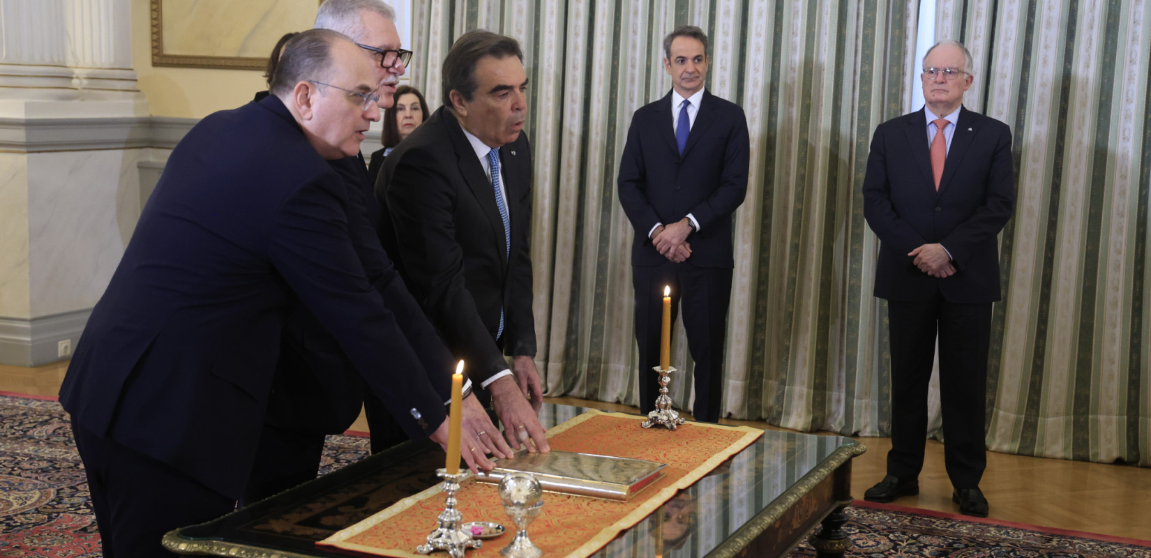 Ανασχηματισμός: Ορκίστηκαν τα νέα μέλη της κυβέρνησης