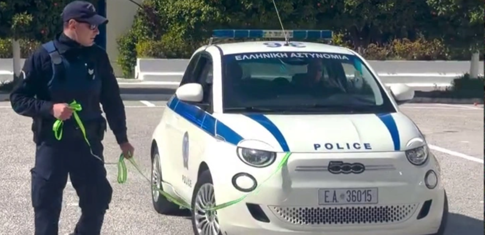 Το viral βίντεο της ΕΛ.ΑΣ. για το bullying: Όταν ένα μικρό Fiat 500αράκι κάνει «τραμπουκισμούς» σε δύο τζιπ