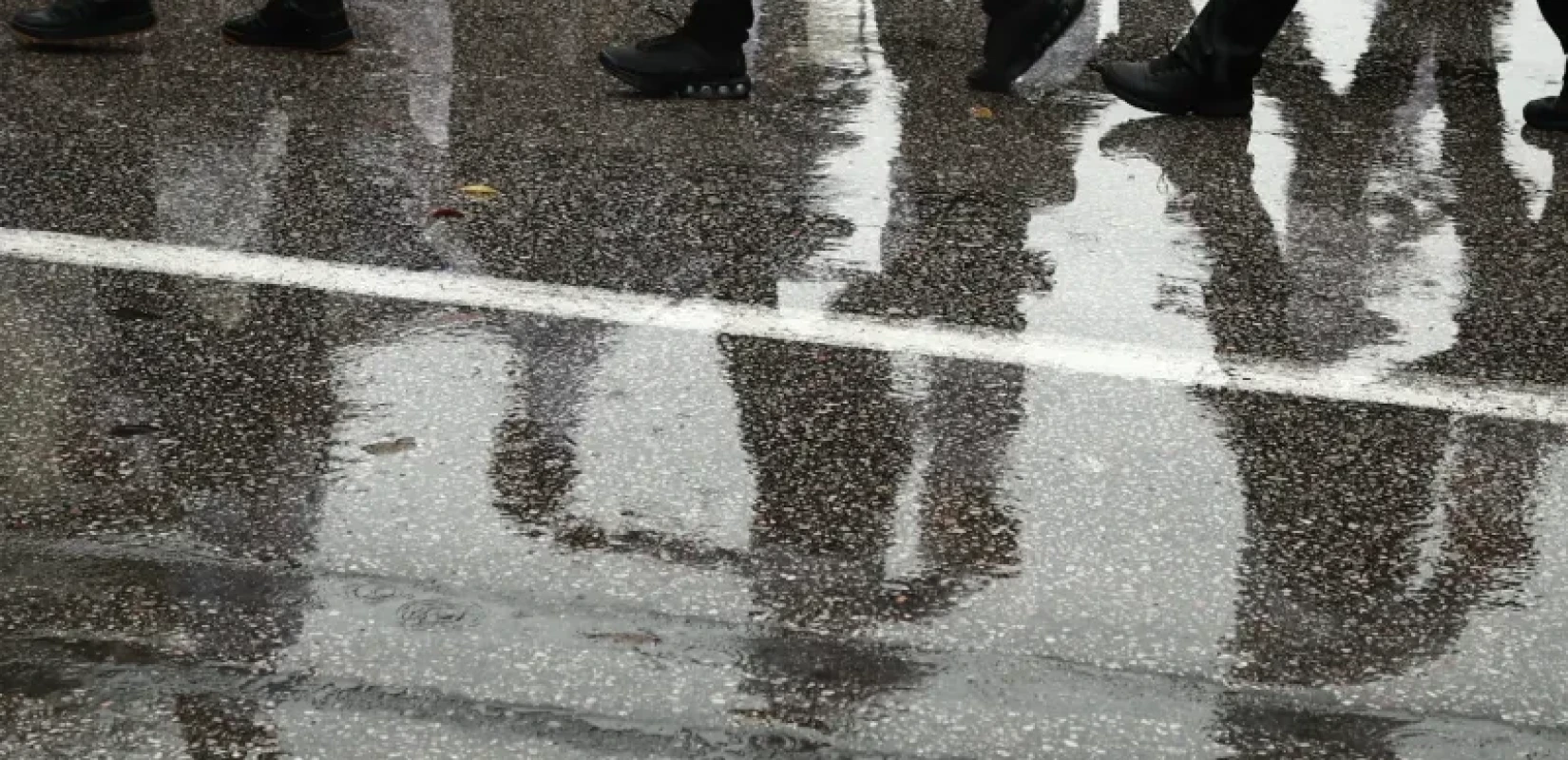 Ακυρώθηκαν οι παρελάσεις σε Ηράκλειο, Χανιά και Ρέθυμνο λόγω καιρού