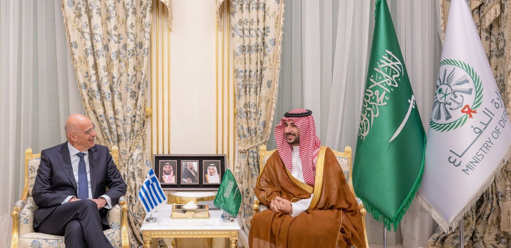 Στο Ριάντ ο Νίκος Δένδιας: Ευχαριστίες του Σαουδάραβα πρίγκιπα για τους ελληνικούς Patriot