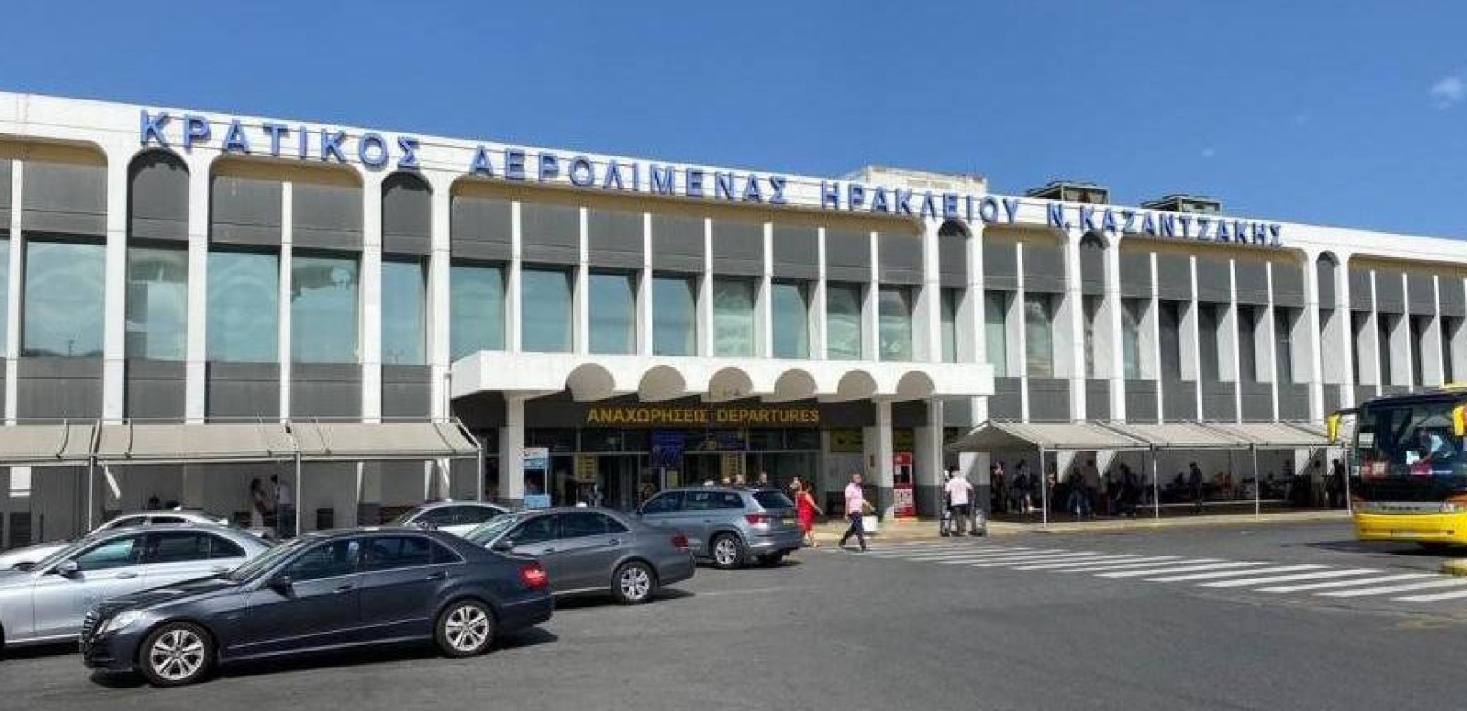 Αεροδρόμιο Ηρακλείου: 19 πτήσεις ακυρώθηκαν ή άλλαξαν πορεία λόγω αφρικανικής σκόνης και ανέμων