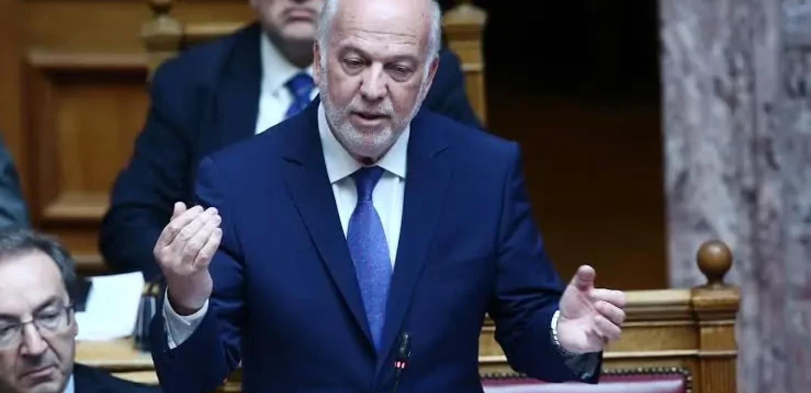 Πυρά Φλωρίδη εναντίον Καρυστιανού: Στις δίκες δεν προβλέπονται ειδικές θέσεις για υποψήφιους αρχηγούς κομμάτων - «Κατάντια» απάντησε η ίδια