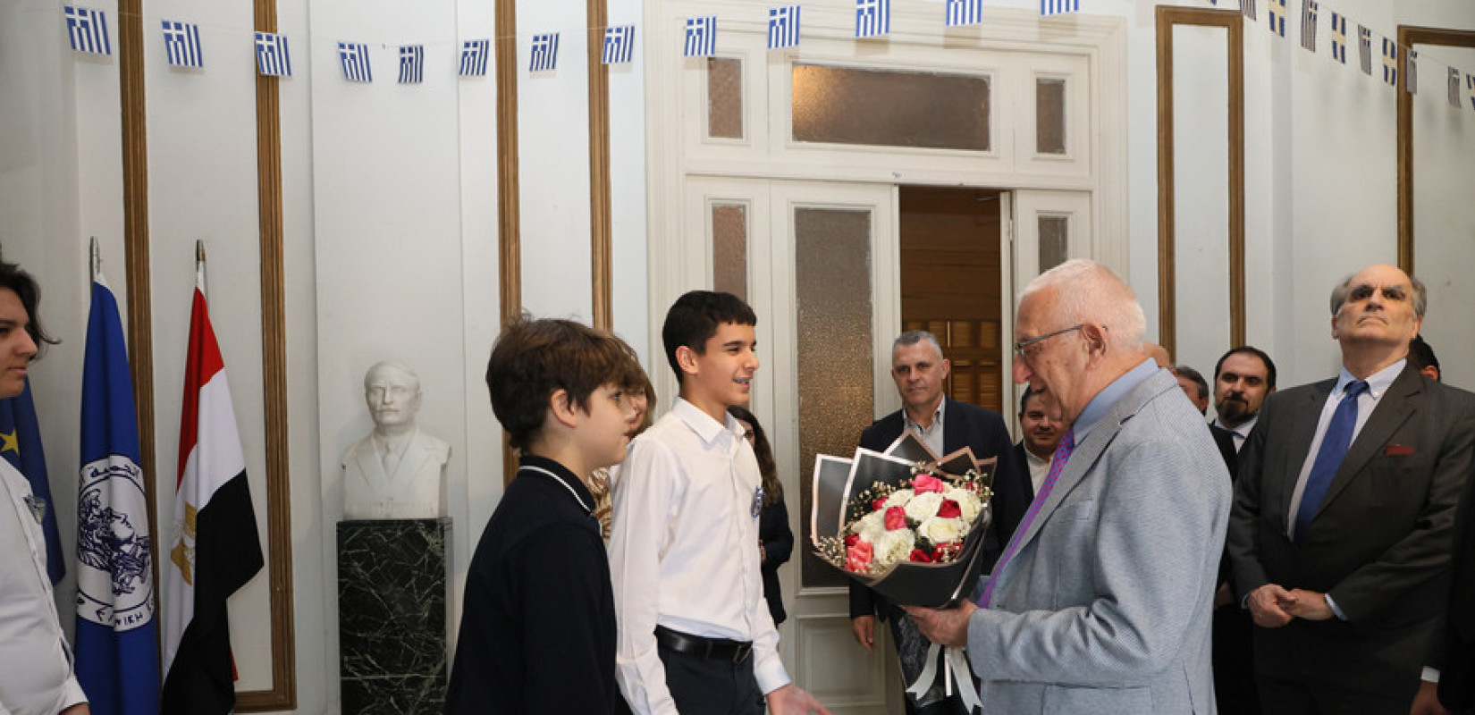 Ο Νικήτας Κακλαμάνης στην καρδιά του Ελληνισμού στο Κάιρο: «Κρατάτε αναμμένη τη φλόγα της Ελλάδας στην Αίγυπτο»