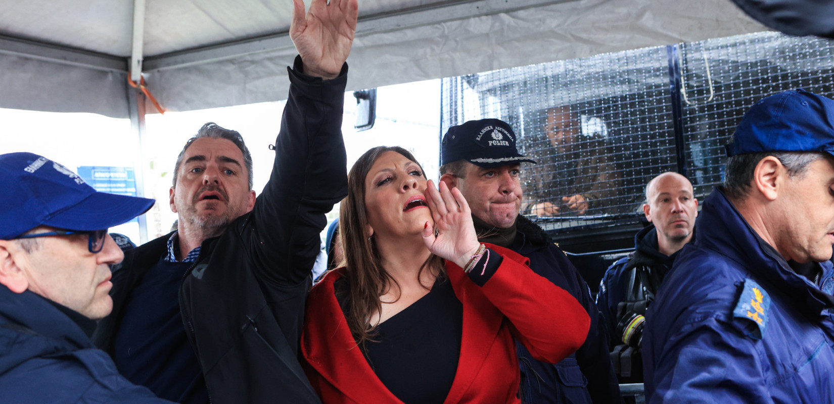 Ολομέλεια Δικηγορικών Συλλόγων Ελλάδας: Συγκεκριμένη δικηγόρος κινήθηκε εκτός δεοντολογίας στη δίκη των Τεμπών