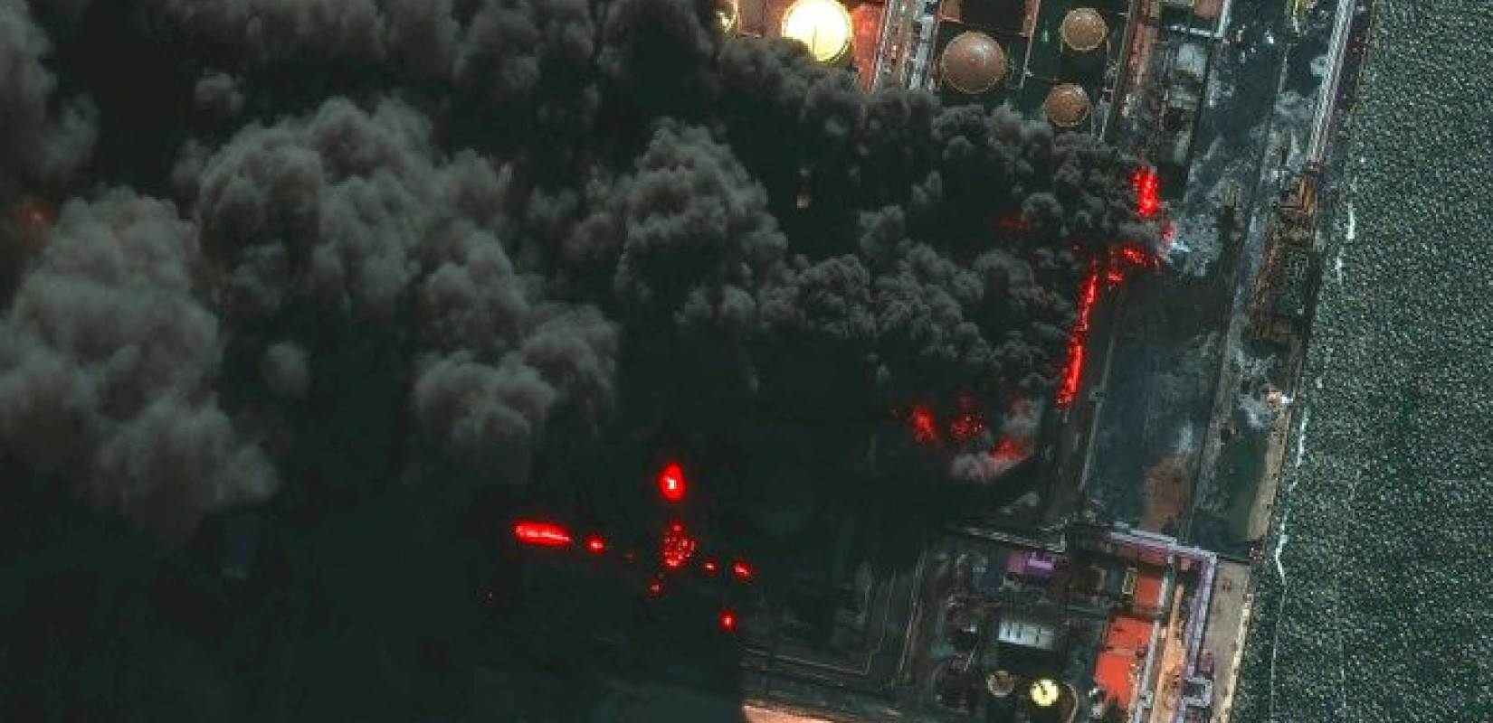 Ρωσία: Τρεις τραυματίες από αεροπορική επίθεση σε λιμάνι ζωτικής σημασίας για τους υδρογονάνθρακες