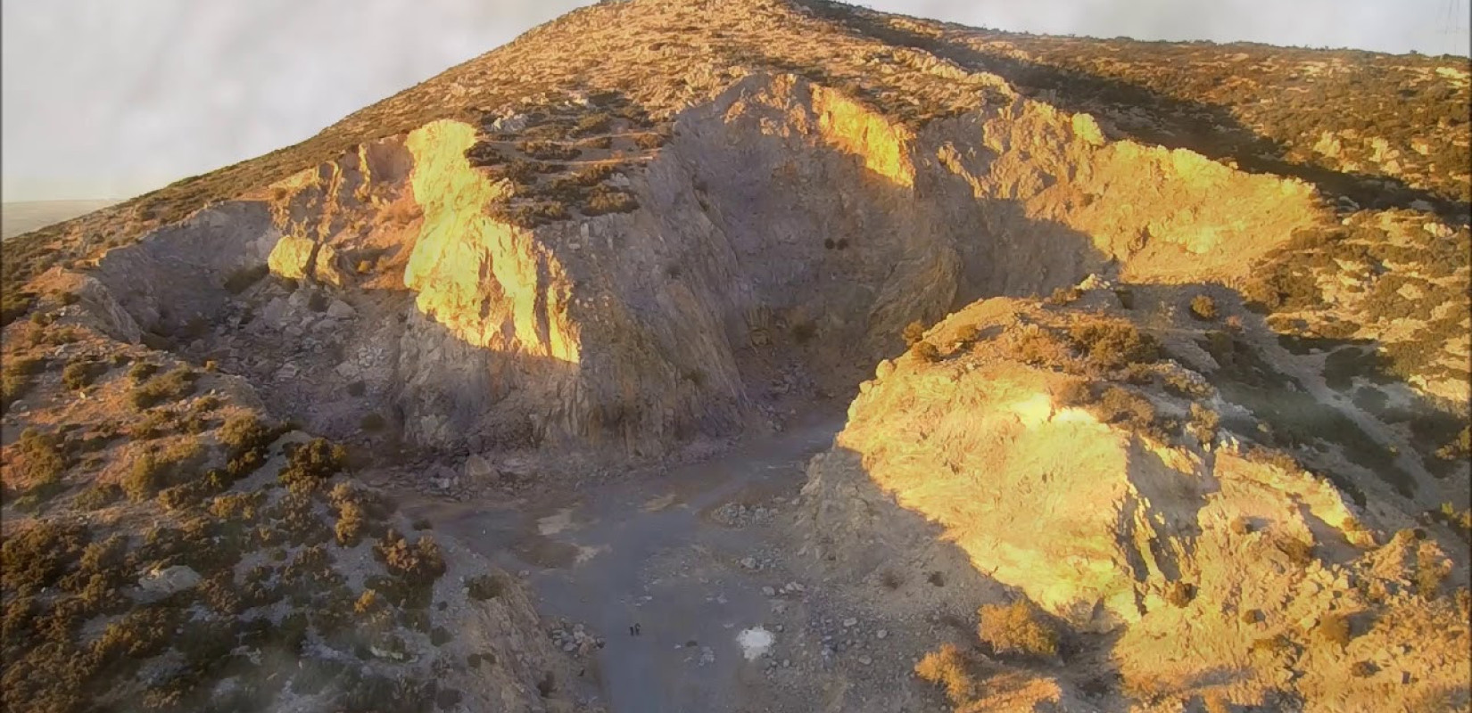 Ωραιόκαστρο: Λατομεία «πνίγουν» ιστορικά μνημεία - Για περιβαλλοντικό έγκλημα μιλά ο δήμος και απαντά με μηνύσεις