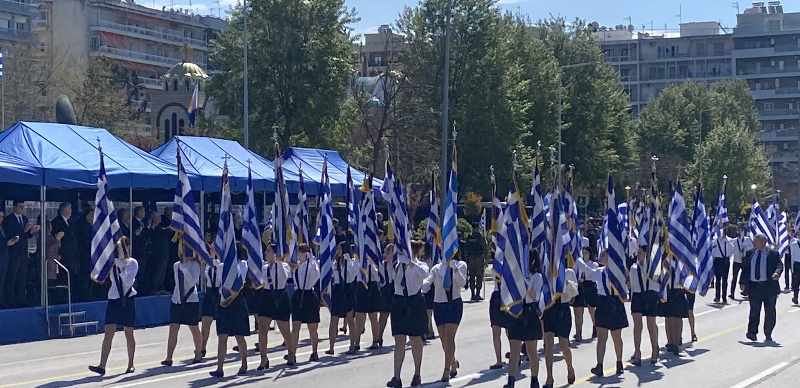 Θεσσαλονίκη: Ολοκληρώθηκε η μαθητική παρέλαση στη λεωφόρο Μεγάλου Αλεξάνδρου (βίντεο)
