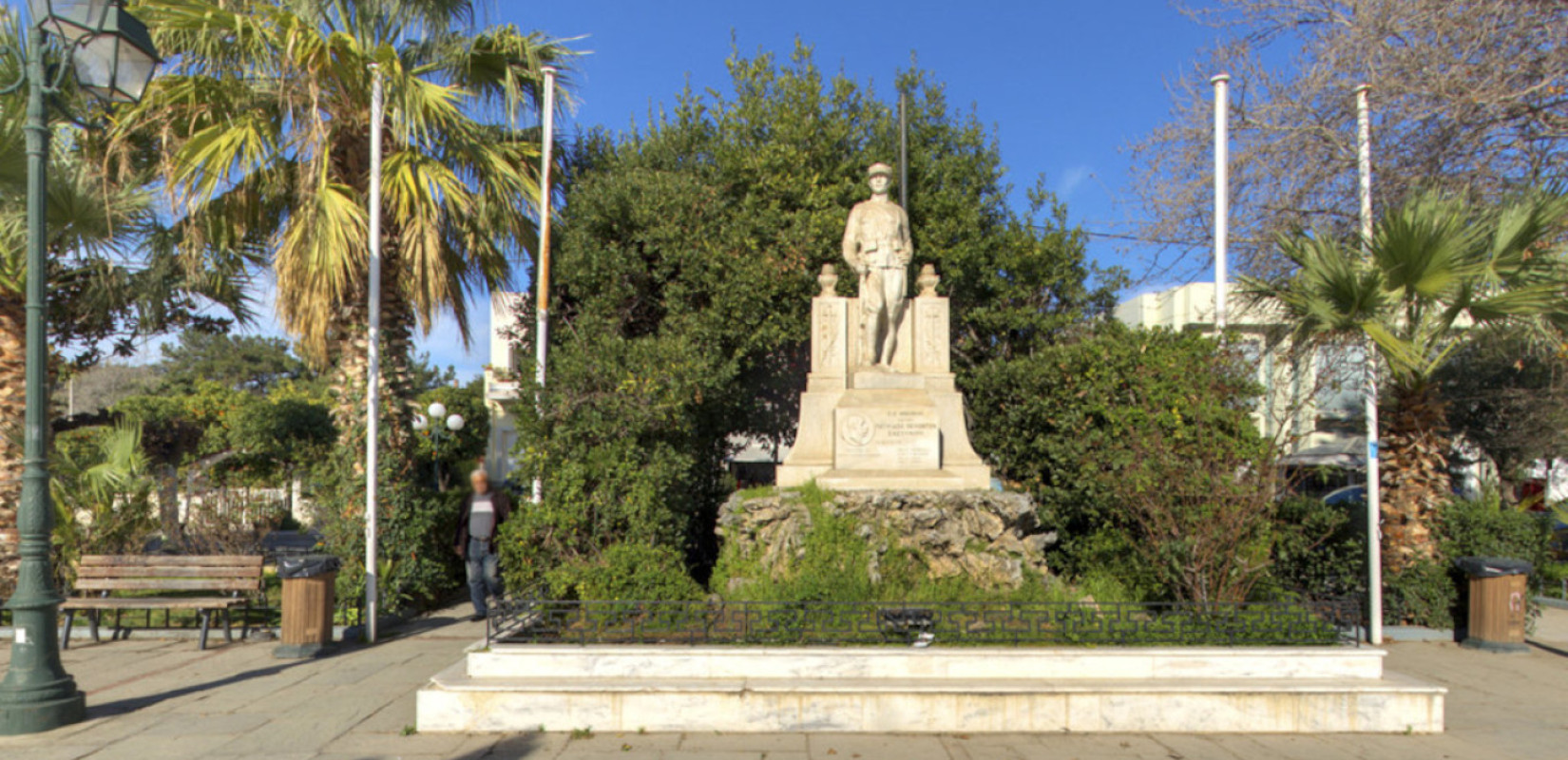 Ελευσίνα: Έβαλαν τον ύμνο της Χούντας σε κατάθεση στεφάνων για την 25η Μαρτίου