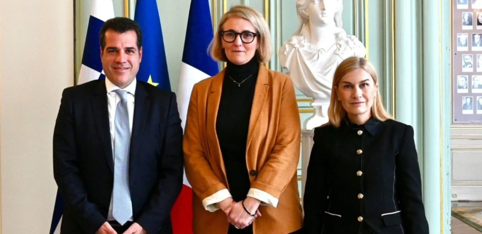 Στο Παρίσι ο Θάνος Πλεύρης: Συμφωνία Ελλάδας - Γαλλίας για το νέο Σύμφωνο Μετανάστευσης