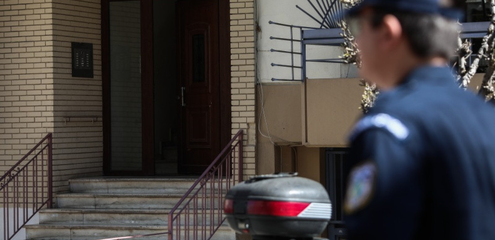 Αθήνα: Στον ανακριτή ο 54χρονος για τη διπλή τραγωδία στου Ζωγράφου - Τα αίτια θανάτου μητέρας-κόρης παραμένουν απροσδιόριστα