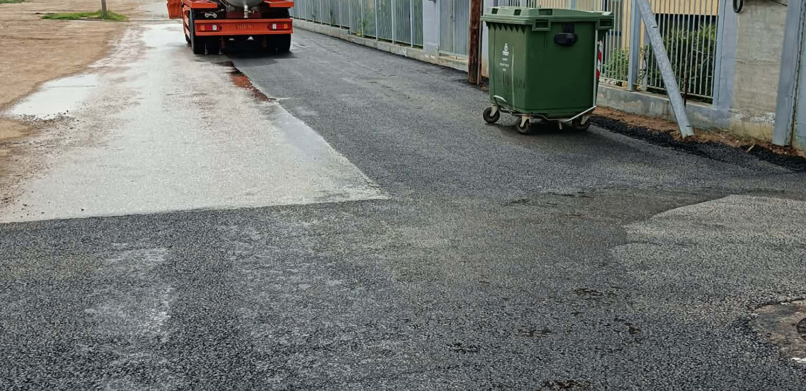 Δήμος Πολυγύρου: Τέλος σε πρόβλημα ετών για τον δρόμο μπροστά από το σχολείο Γερακινής - Καλυβών