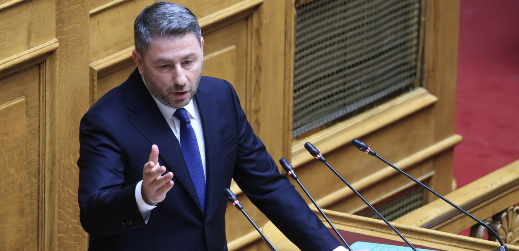 Τακτική αποδόμησης και μετωπικής σύγκρουσης από το ΠΑΣΟΚ