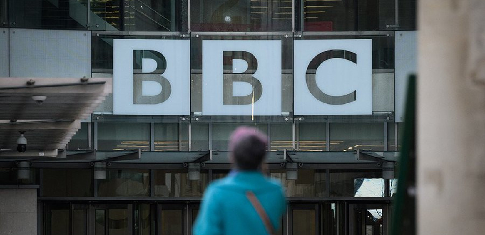 BBC: «Κύμα» 2.000 απολύσεων – Το μεγαλύτερο των τελευταίων 15 ετών