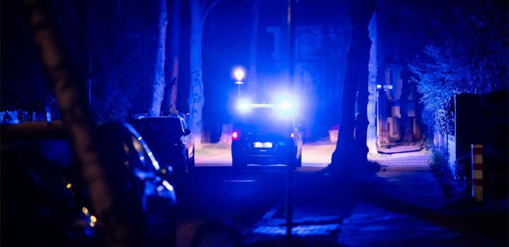 Πηγή: https://www.berliner-zeitung.de/news/stromausfall-in-berlin-nikolassee-ueber-1300-haushalte-betroffen-ursache-noch-unklar-li.10031257?utm_campaign=mrf-twitter-berlinerzeitung&mrfcid=2026041969d8ae0376eb411b91284da1