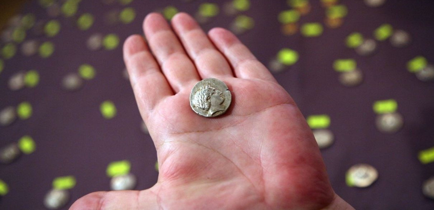 Ιστορική ανακάλυψη στο Βερολίνο: 13χρονος βρήκε σπάνιο ελληνικό νόμισμα 2.300 ετών