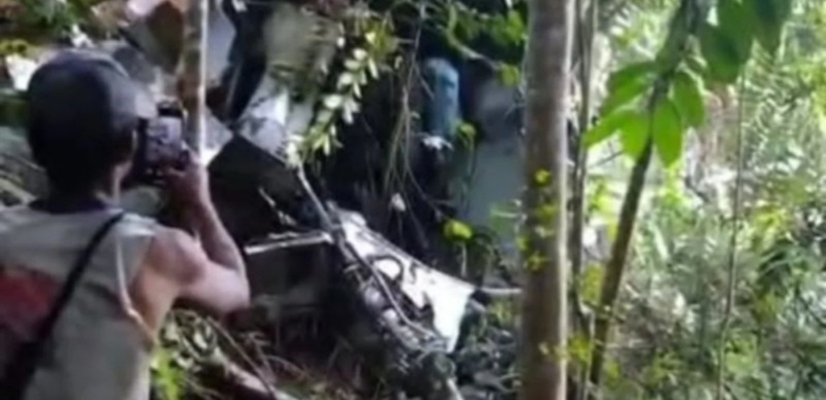 Τραγωδία στη Ινδονησία: Οκτώ νεκροί στη συντριβή ιδιωτικού ελικοπτέρου (βίντεο)