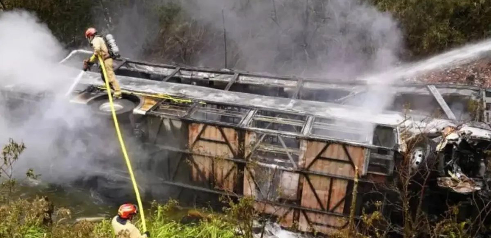 Τραγωδία στον Ισημερινό: Λεωφορείο έπεσε σε χαράδρα - Τουλάχιστον 14 νεκροί