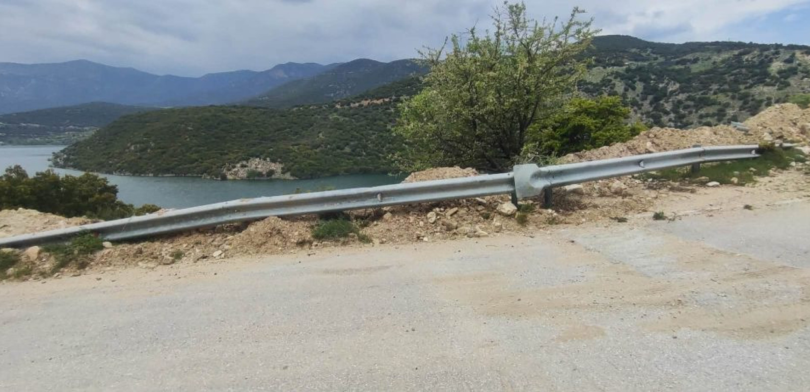 Κοζάνη: Μεγάλη κατολίσθηση στον δρόμο Βελβεντού – Φράγματος Πολυφύτου