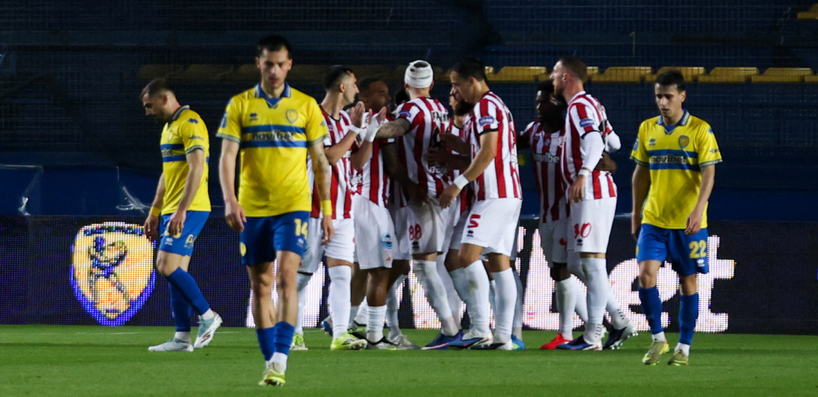 Super League - Πλέι άουτ: Έριξε τριάρα στο Αγρίνιο και πάει φουλ για παραμονή ο Πανσερραϊκός