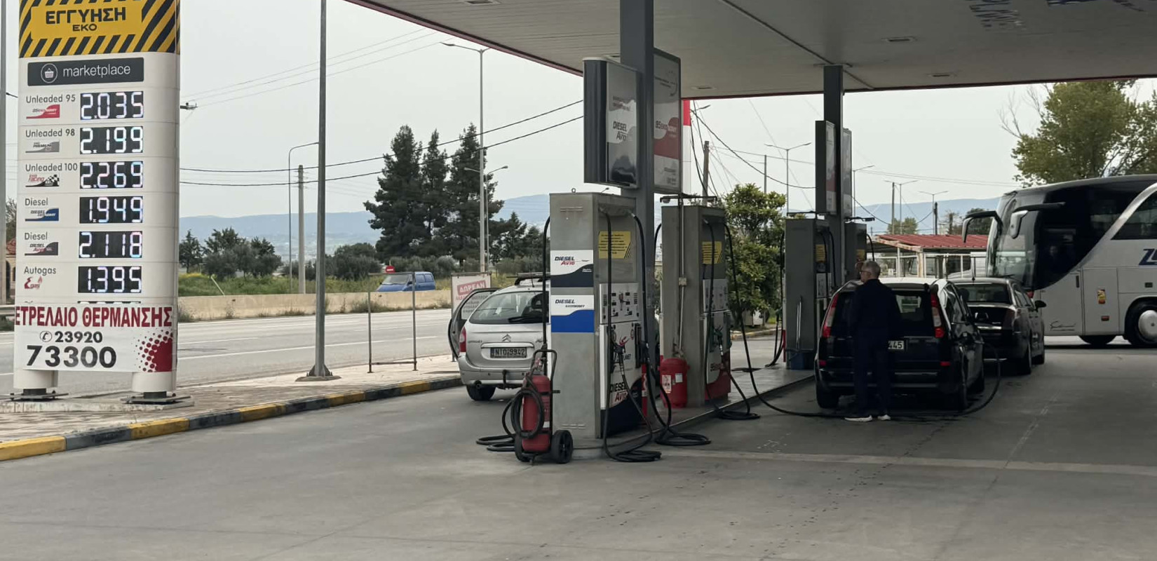 Θεσσαλονίκη: Μειωμένη κατά 10% η κατανάλωση καυσίμων - «Κολλημένες» στα 2 ευρώ οι τιμές στην αντλία