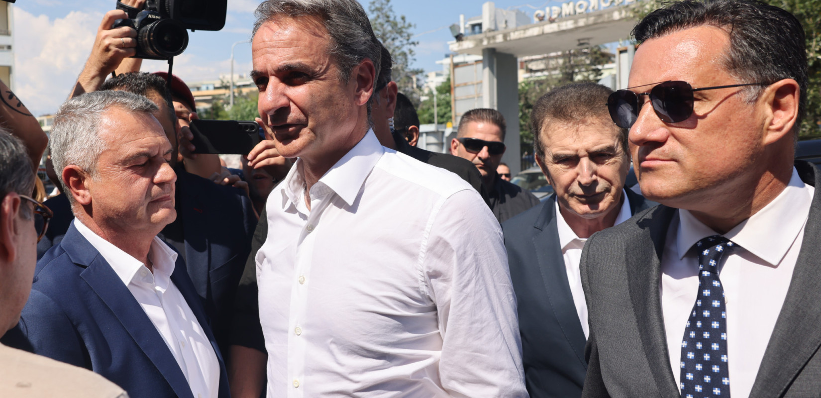 Επίσκεψη εξπρές Μητσοτάκη στη Θεσσαλονίκη μετά τις εμπρηστικές επιθέσεις -  «Οι δράστες θα αντιμετωπιστούν ως εγκληματίες