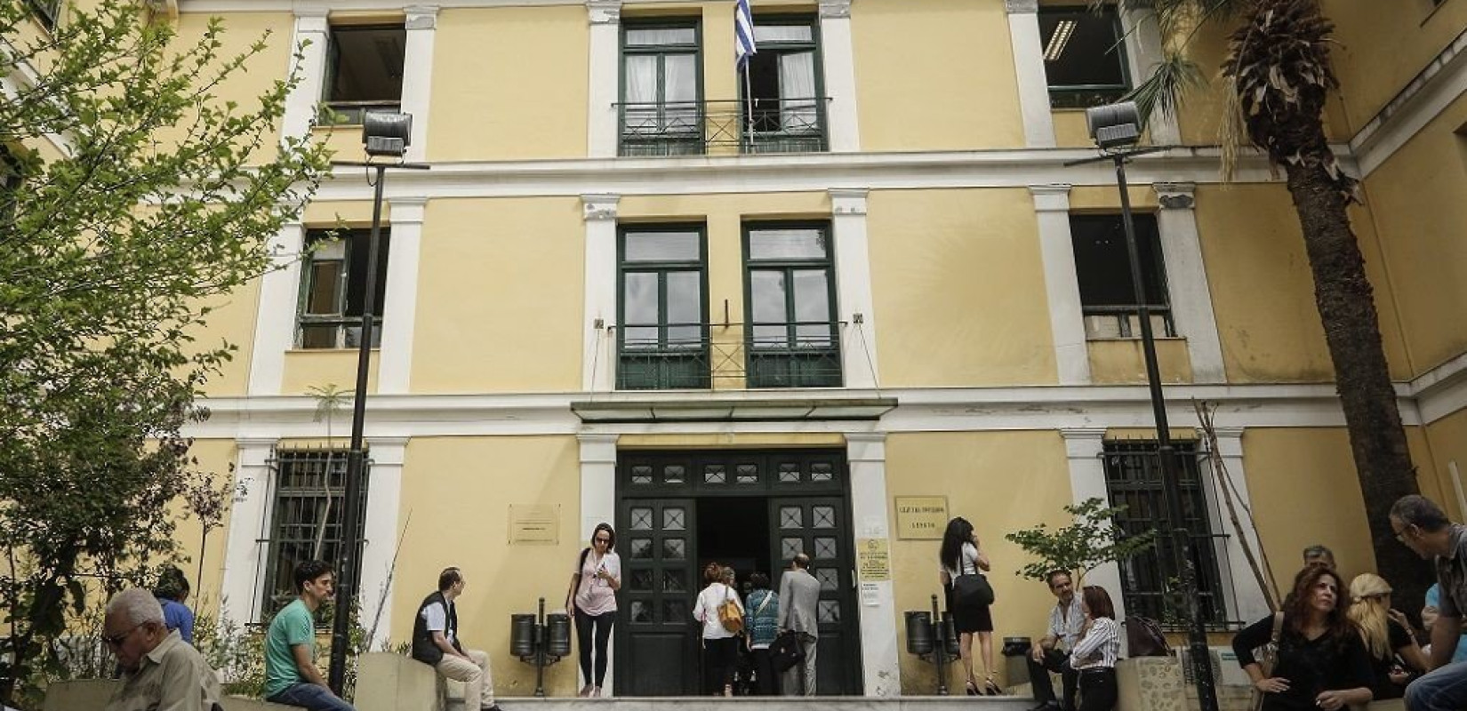 Στην φυλακή ο 39χρονος που συνελήφθη με εκρηκτικά και όπλο στο κέντρο της Αθήνας