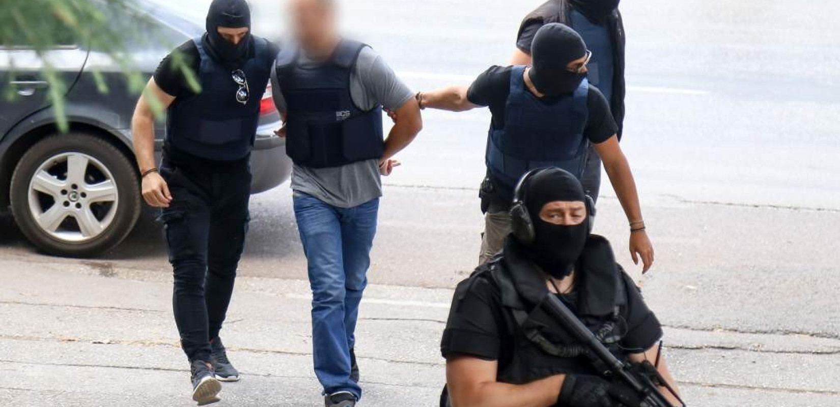 Συνελήφθη στα Εξάρχεια ο Κώστας Σακκάς - Οδηγούσε μηχανή χωρίς δίπλωμα οδήγησης και κράνος Συνελήφθη στα Εξάρχεια ο Κώστας Σακκάς - Οδηγούσε μηχανή χωρίς δίπλωμα οδήγησης και κράνος