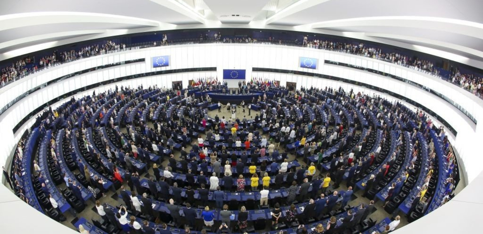 ΕΕ: Ιταλίδα ευρωβουλευτής της άκρας δεξιάς και βοηθοί της ερευνώνται για απάτη