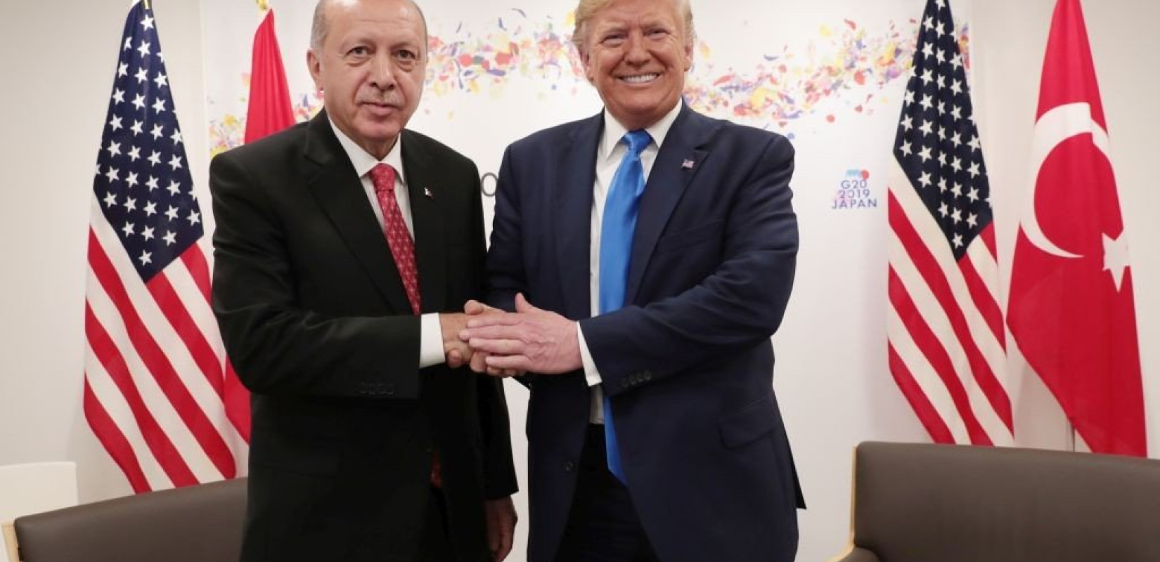 Ερντογάν:  "Ευχαρίστησε" τον Τραμπ για τη "θερμή φιλία" του	