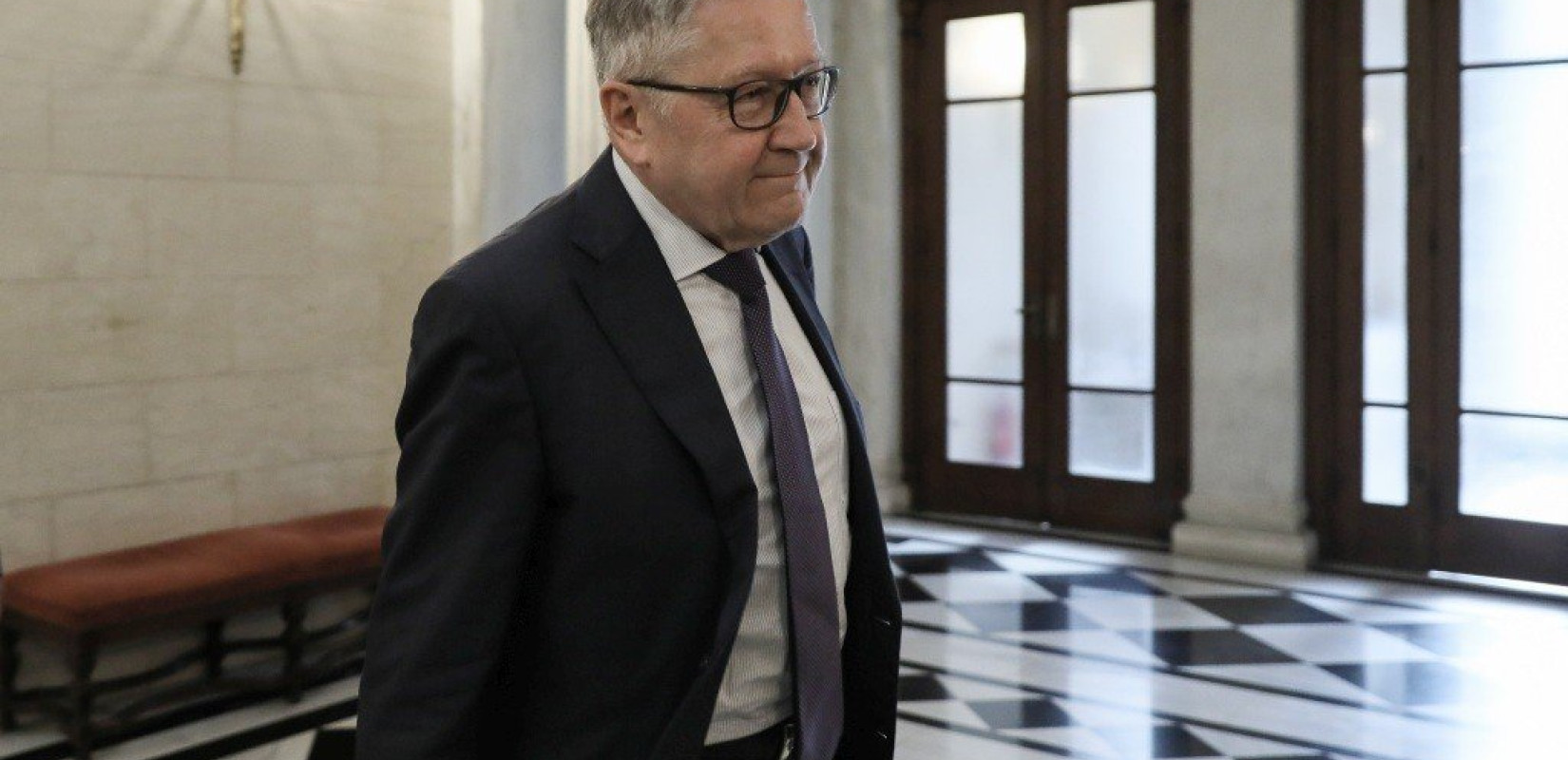 Καθησυχαστικός ο Ρέγκλινγκ για την επιβράδυνση της οικονομίας στην ΕΕ