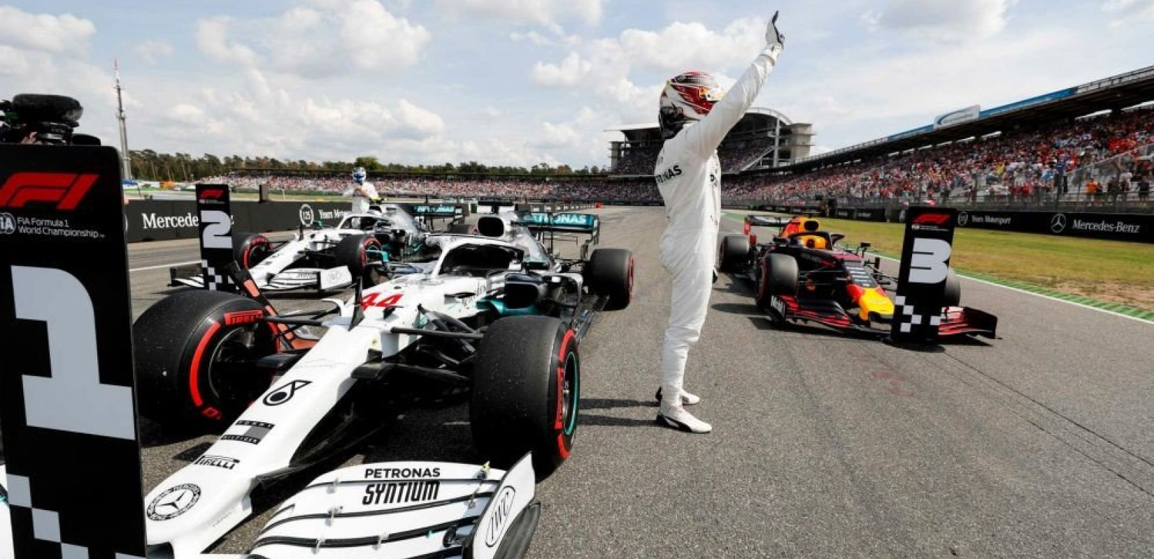 Φόρμουλα 1: Με περίπατο την πολ ποζίσιον ο Χάμιλτον (video)