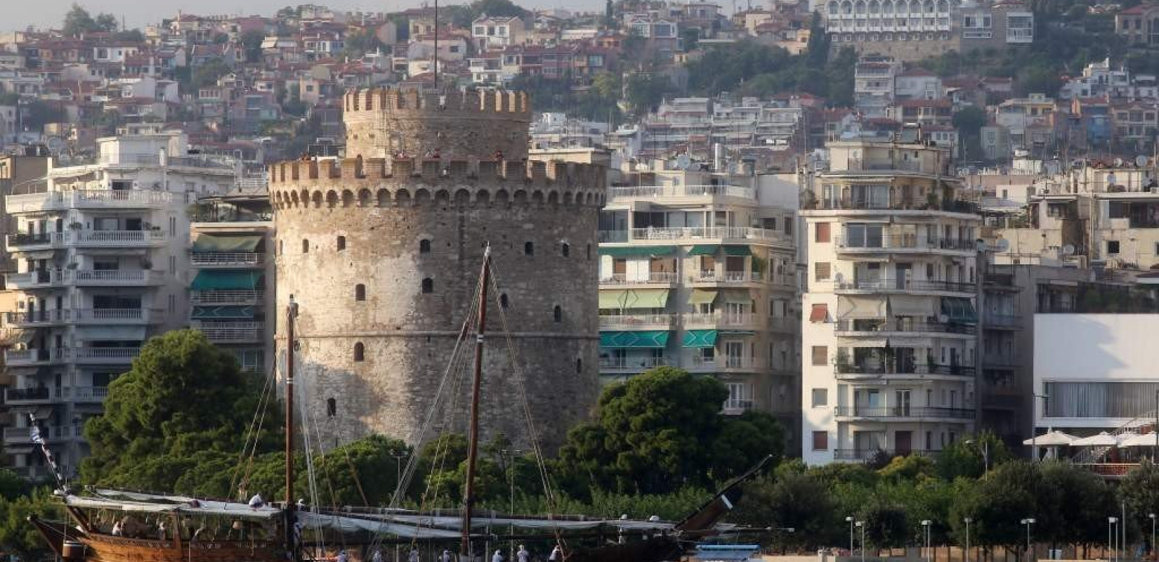 Αναστάτωση για 49 επιβάτες του "Αραμπέλλα" που έπλεε ακυβέρνητο στον Θερμαϊκό