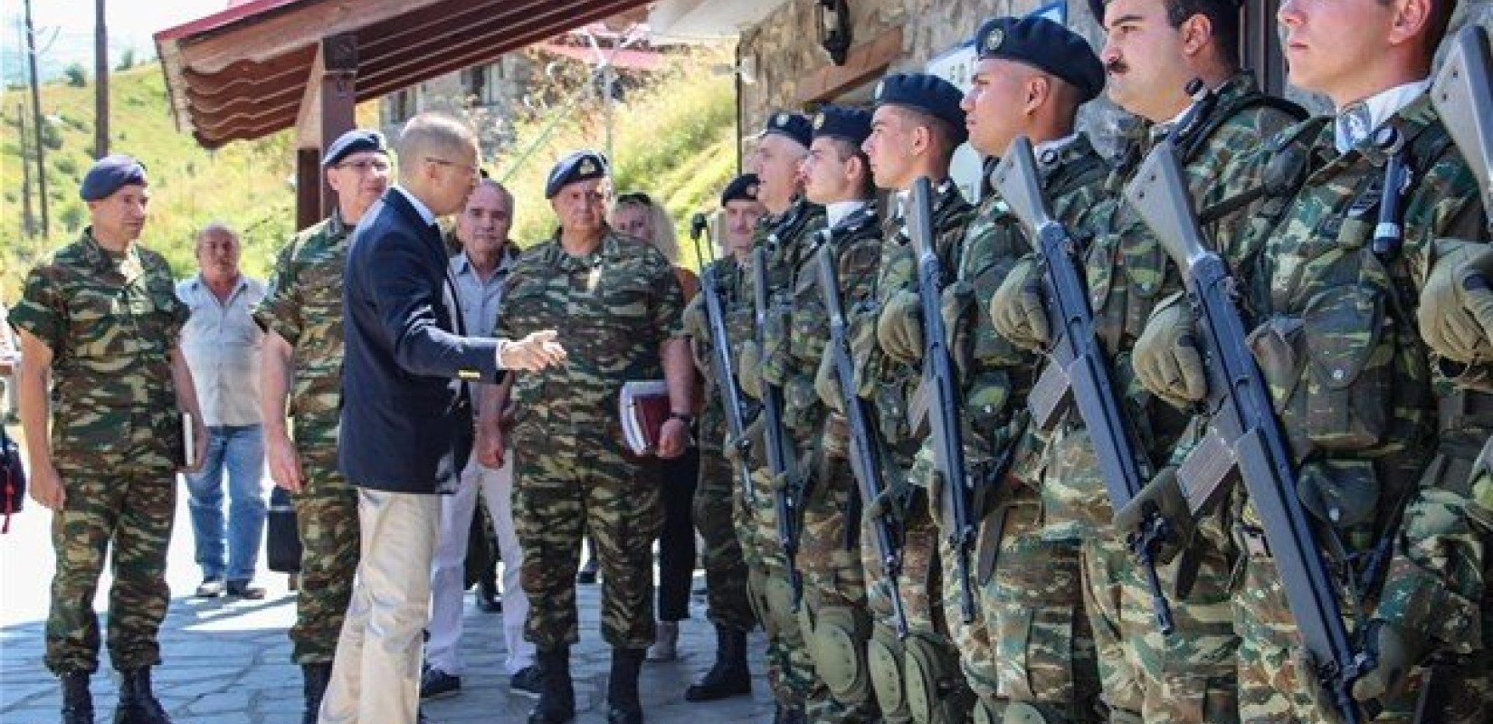 Μονάδες και φυλάκια επισκέφθηκε ο υφυπουργός Άμυνας 