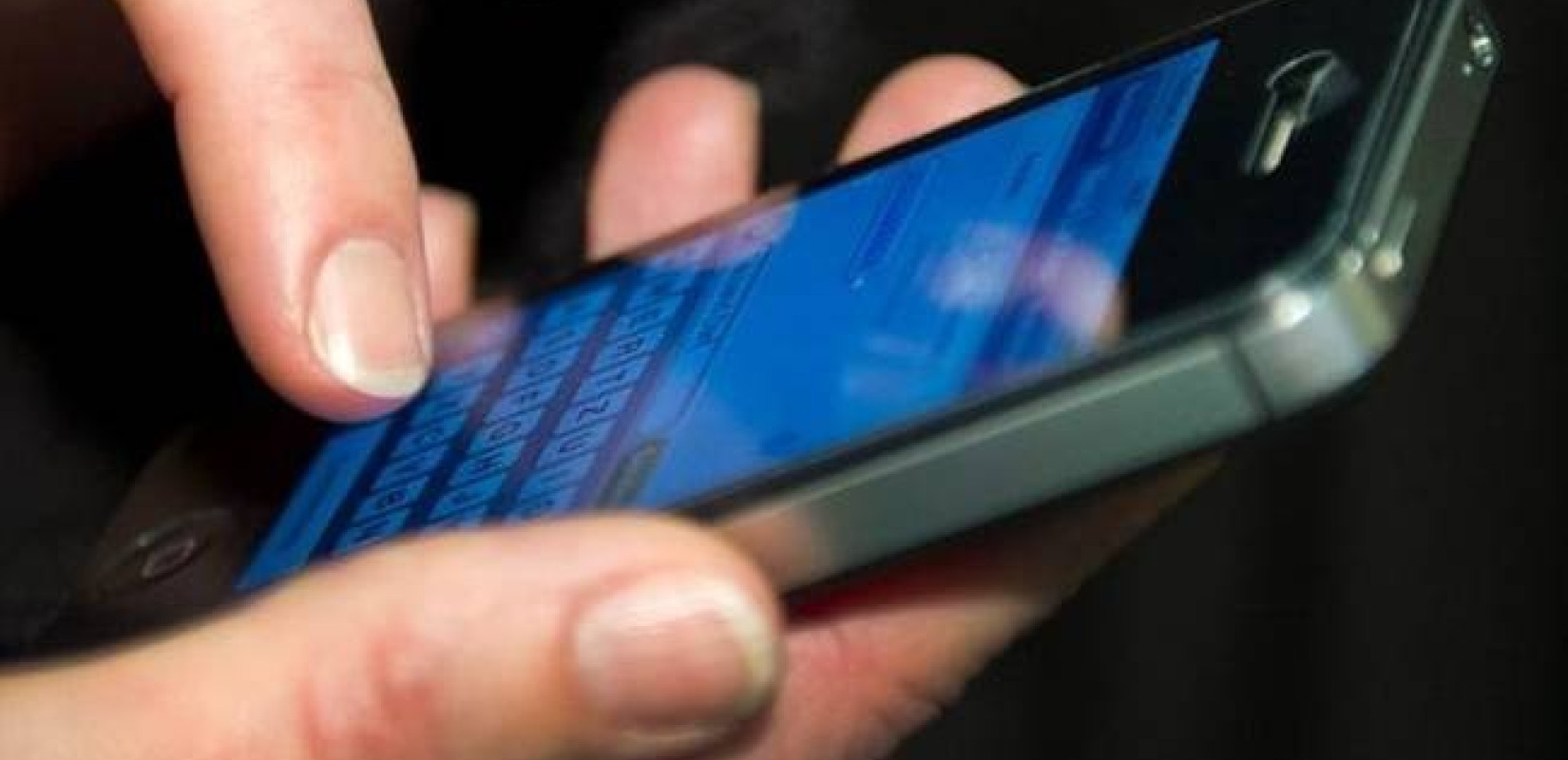 «Οσμή» πανικού: Άγνωστοι στέλνουν SMS σε παιδιά που θέλουν να καταθέσουν για την «Κιβωτό του Κόσμου» (βίντεο)