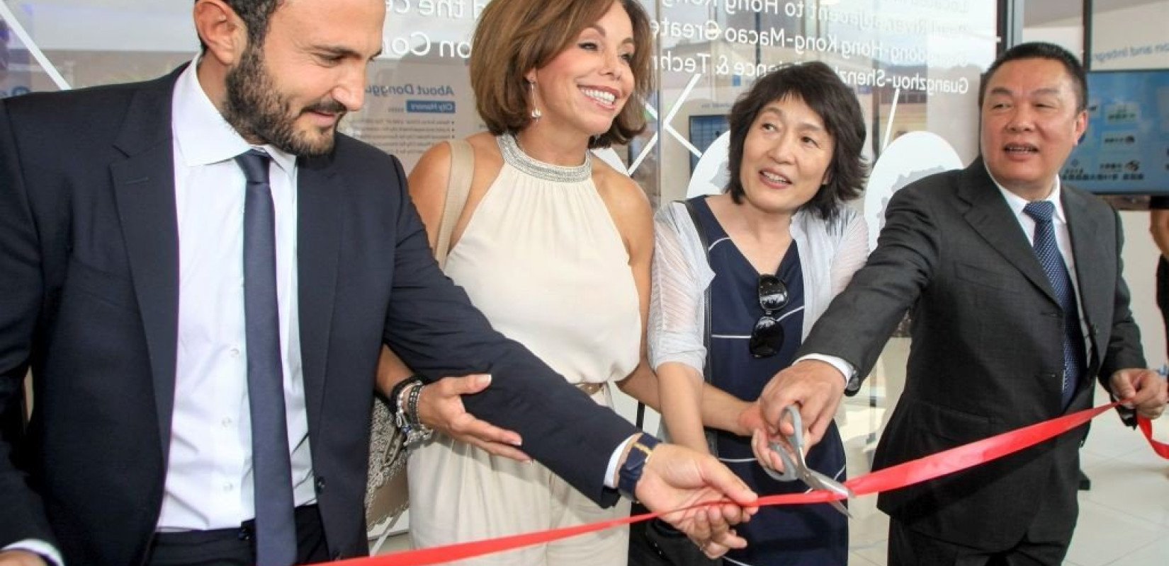 Εγκαινιάστηκε ο χώρος κινεζικών βιομηχανιών της Dong Guan στη ΔΕΘ (φωτο)