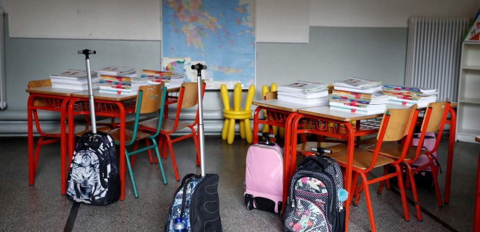 Η αναμονή περισσότερων κρουσμάτων και το άνοιγμα των σχολείων Η αναμονή περισσότερων κρουσμάτων και το άνοιγμα των σχολείων