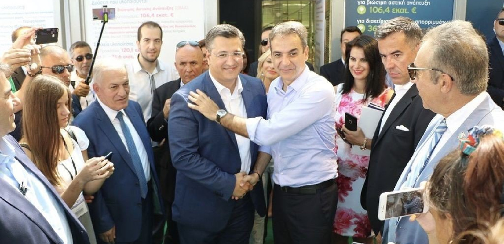 Ο Κυριάκος Μητσοτάκης και ο Τζέφρι Πάιατ στο περίπτερο της Περιφέρειας Κεντρικής Μακεδονίας 