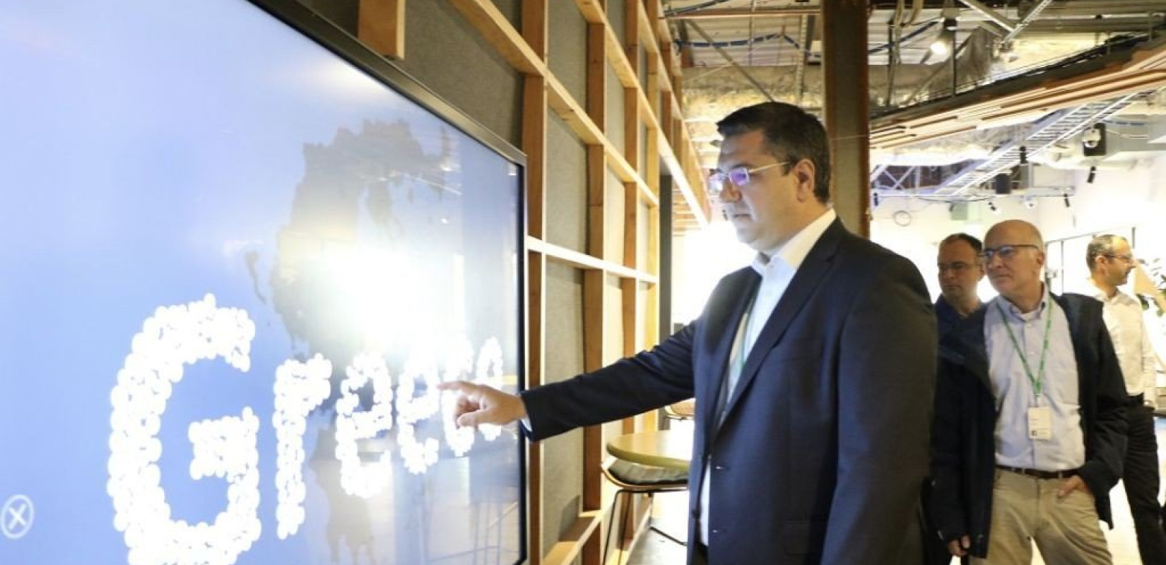 Α. Tζιτζικώστας: Να έρθει η Facebook στη Θεσσαλονίκη 