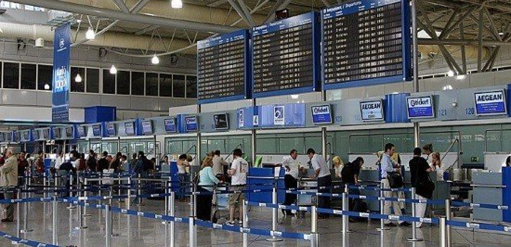 "Πρωταθλητές" στις αεροπορικές καθυστερήσεις Μύκονος, Σαντορίνη και Αθήνα 