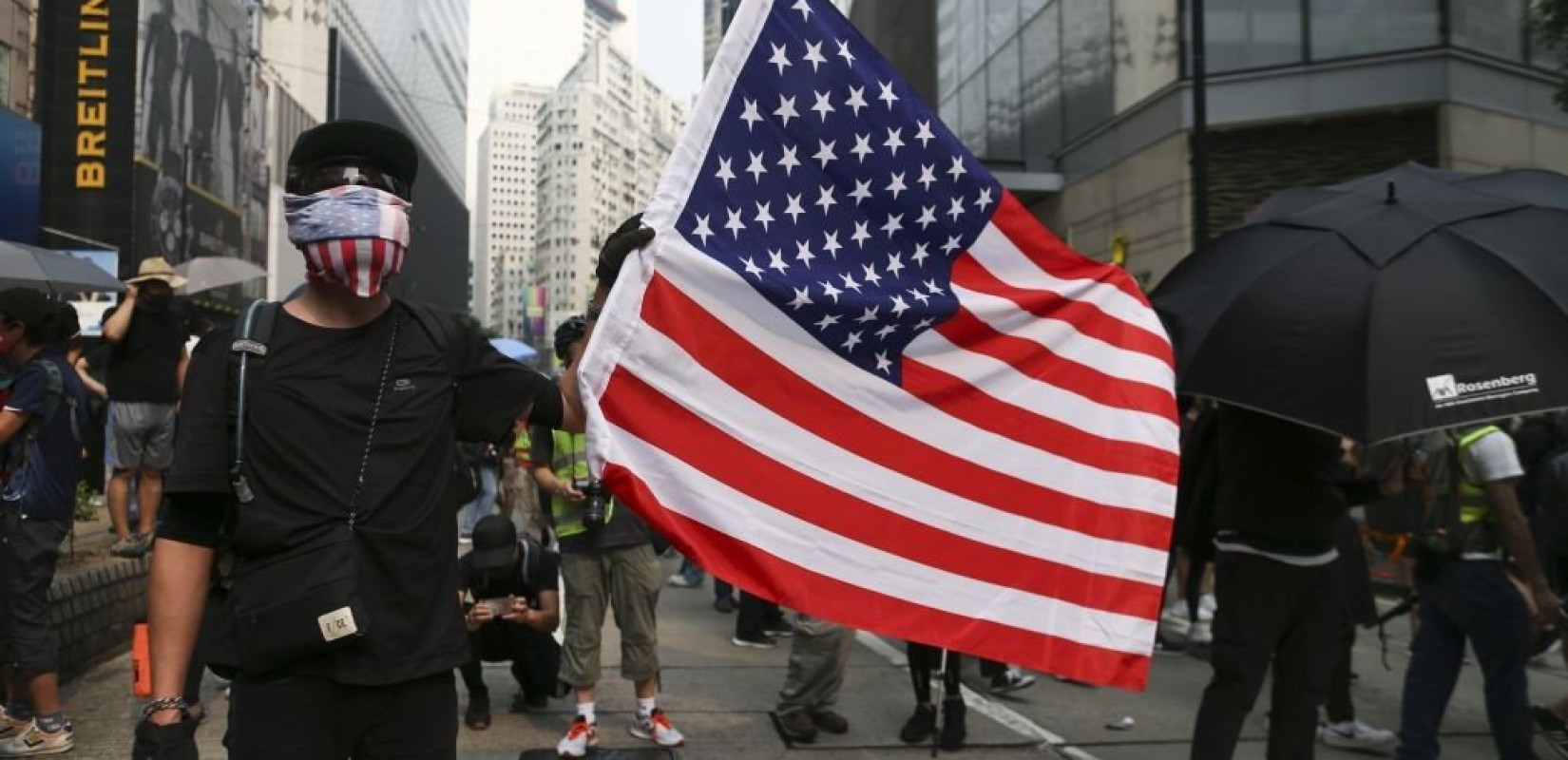 Κίνα: Ο Τραμπ υπέγραψε νομοσχέδια υπέρ των διαδηλωτών στο Χονγκ Κονγκ - Οργή Πεκίνου