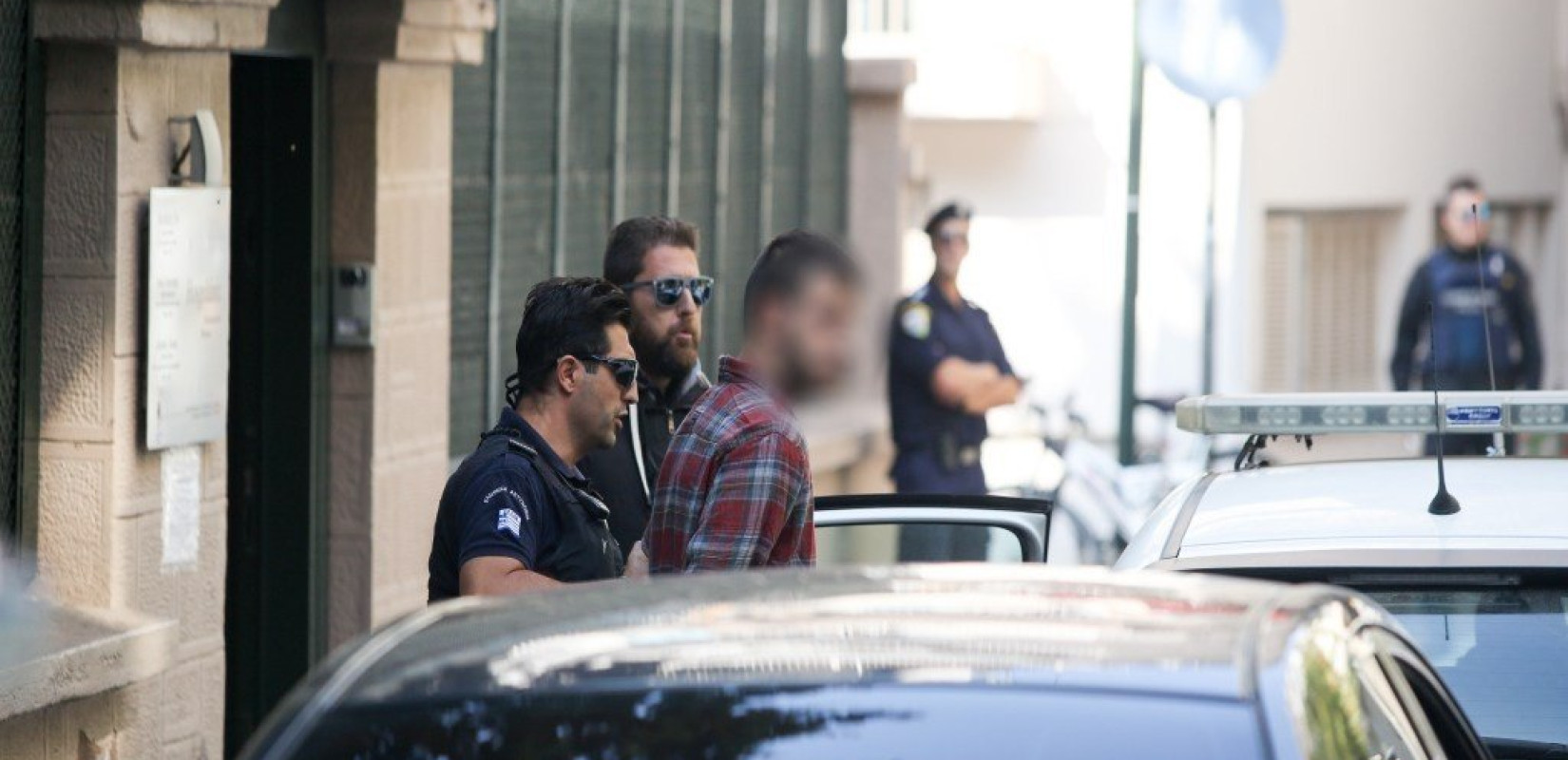 Θεσσαλονίκη: 12 προσαγωγές για την εισβολή του Ρουβίκωνα στο τουρκικό προξενείο (Βίντεο)