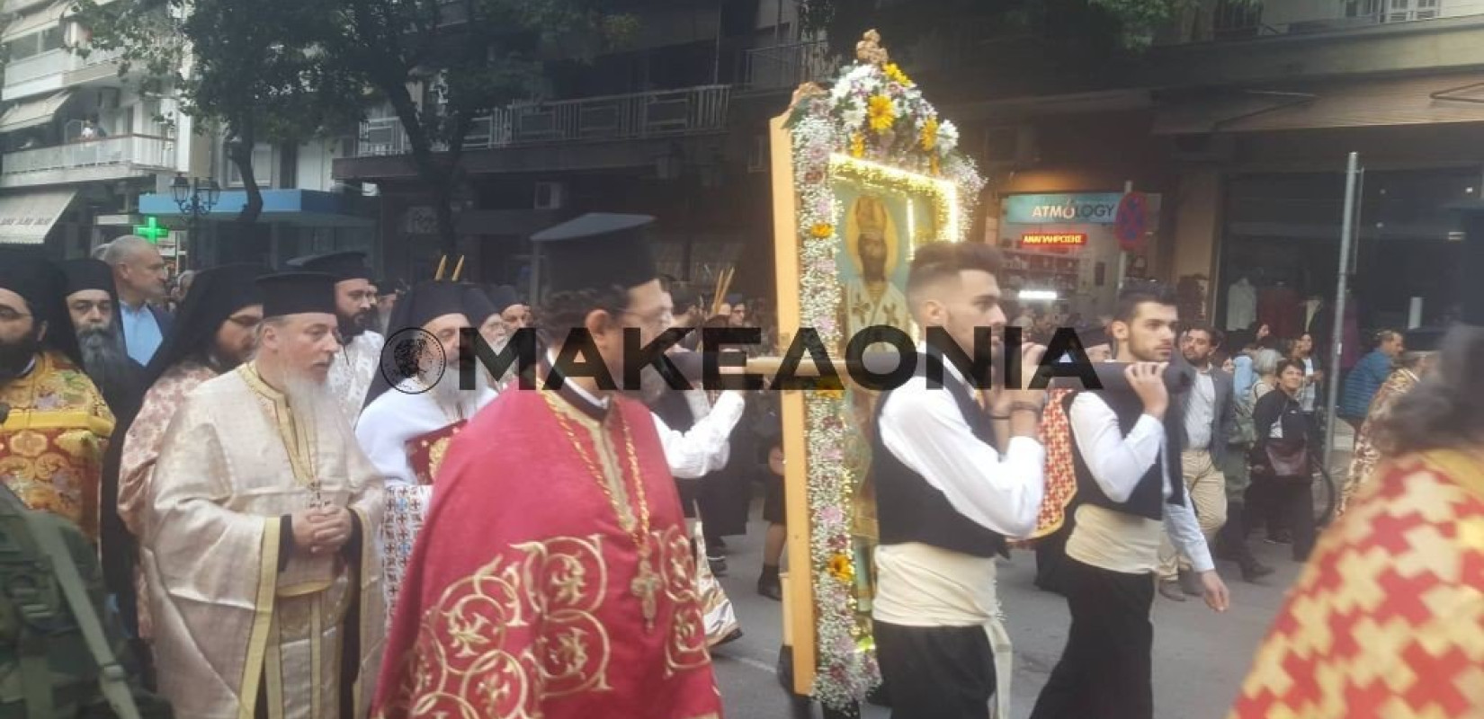 Η Θεσσαλονίκη υποδέχθηκε την Τίμια Κάρα του Αγίου Ιωάννου του Χρυσοστόμου (Βίντεο - Φωτ.)