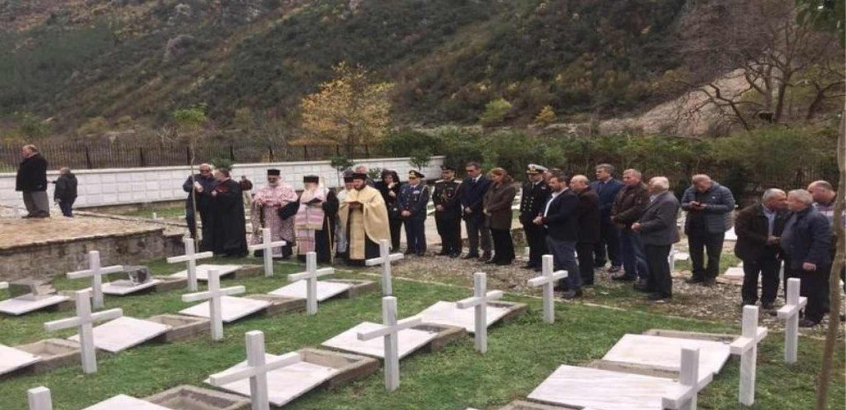 Αλβανία: Έθαψαν τα οστά 193 Ελλήνων που έπεσαν στο έπος του 40'