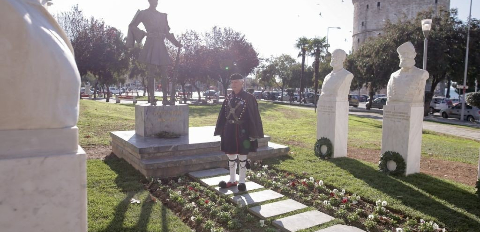 Αποκαλύφθηκαν προτομές των Μακεδονομάχων δίπλα στον Λευκό Πύργο (φωτ)