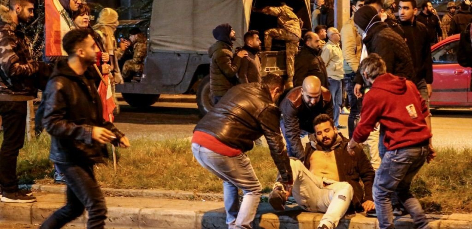 Σφαίρες και χημικά κατά των διαδηλωτών στον Λίβανο