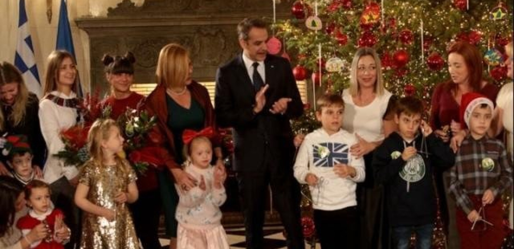 Κάλαντα των Χριστουγέννων στον πρωθυπουργό